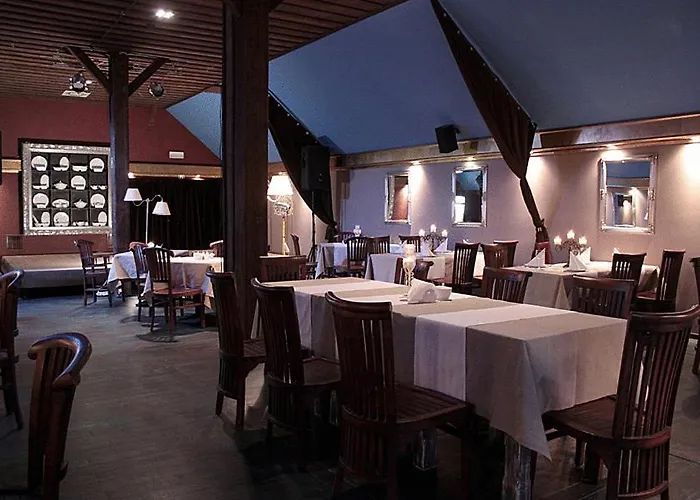 A' Propos Hotel, Restauracja, Club